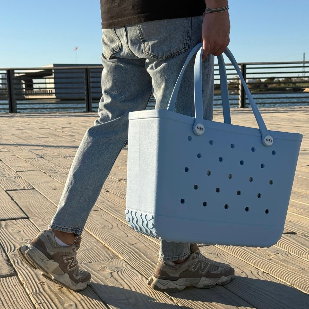 תיק הענק של מיקה