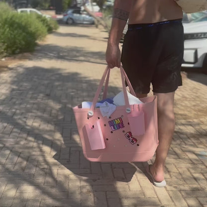 תיק הענק של מיקה